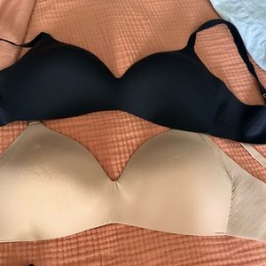 2 Knix Wingwoman bras like new. Price is per item. Discount for both.